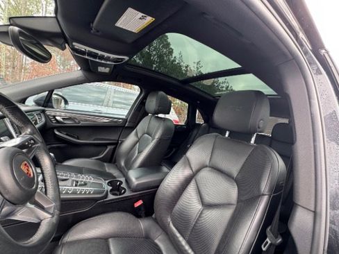 Used 2017 Porsche Macan GTS image 9