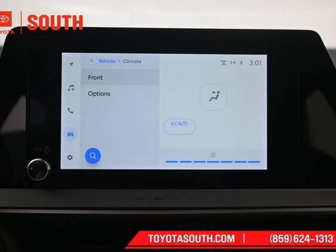 Used 2025 Toyota Prius LE AWD/4WD image 16