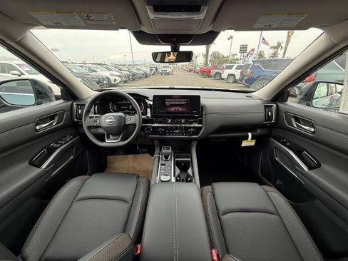 New 2026 Nissan Pathfinder SL AWD/4WD image 14