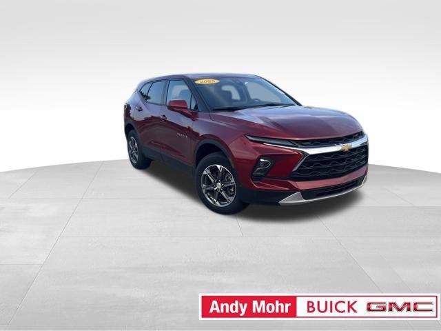 Used 2025 Chevrolet Blazer LT FWD image 4