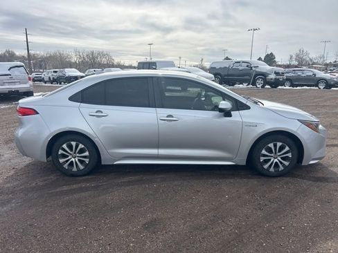 Used 2020 Toyota Corolla LE image 6
