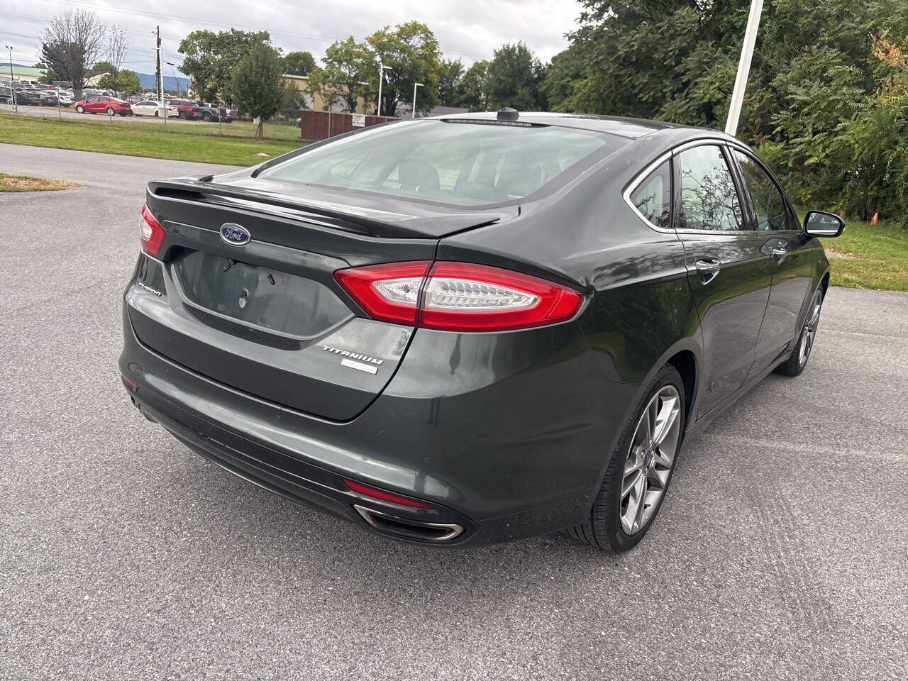 Used 2016 Ford Fusion Titanium FWD image 5