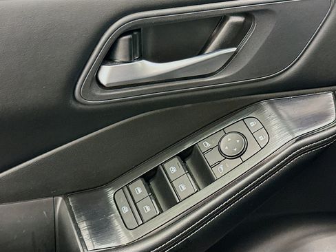 Used 2025 Nissan Rogue SV AWD/4WD image 15