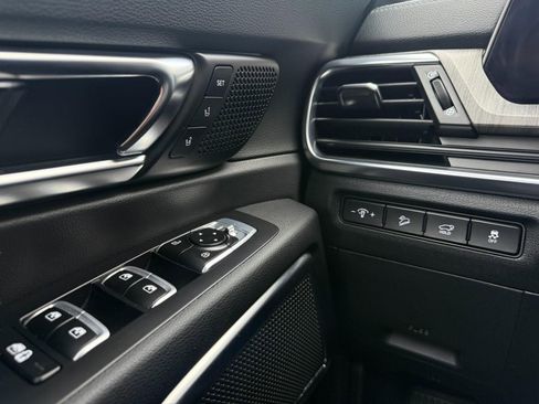 Used 2024 Kia Telluride SX Prestige AWD/4WD image 23