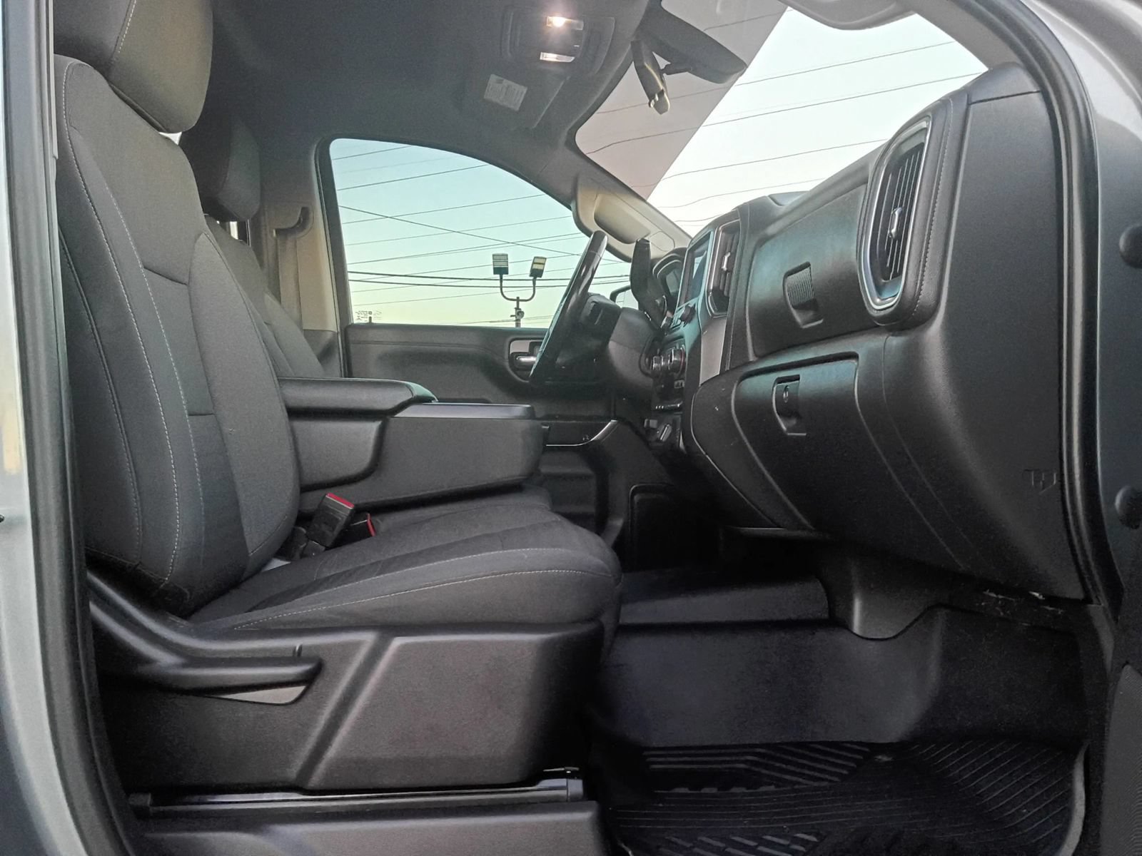 Used 2021 Chevrolet Silverado 1500 LT w/ Z71 Off-Road Package AWD/4WD image 28