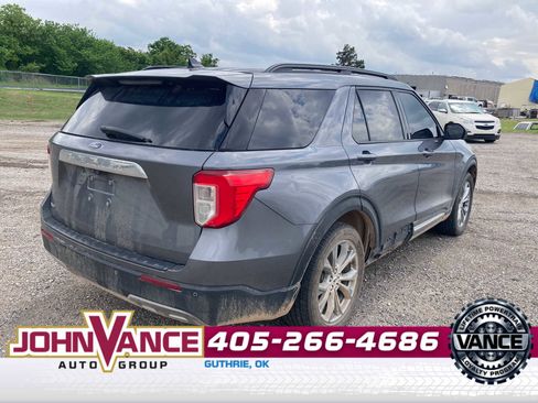 Used 2022 Ford Explorer XLT w/ Equipment Group 202A image 7