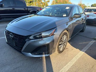 Used 2025 Nissan Altima 2.5 SV