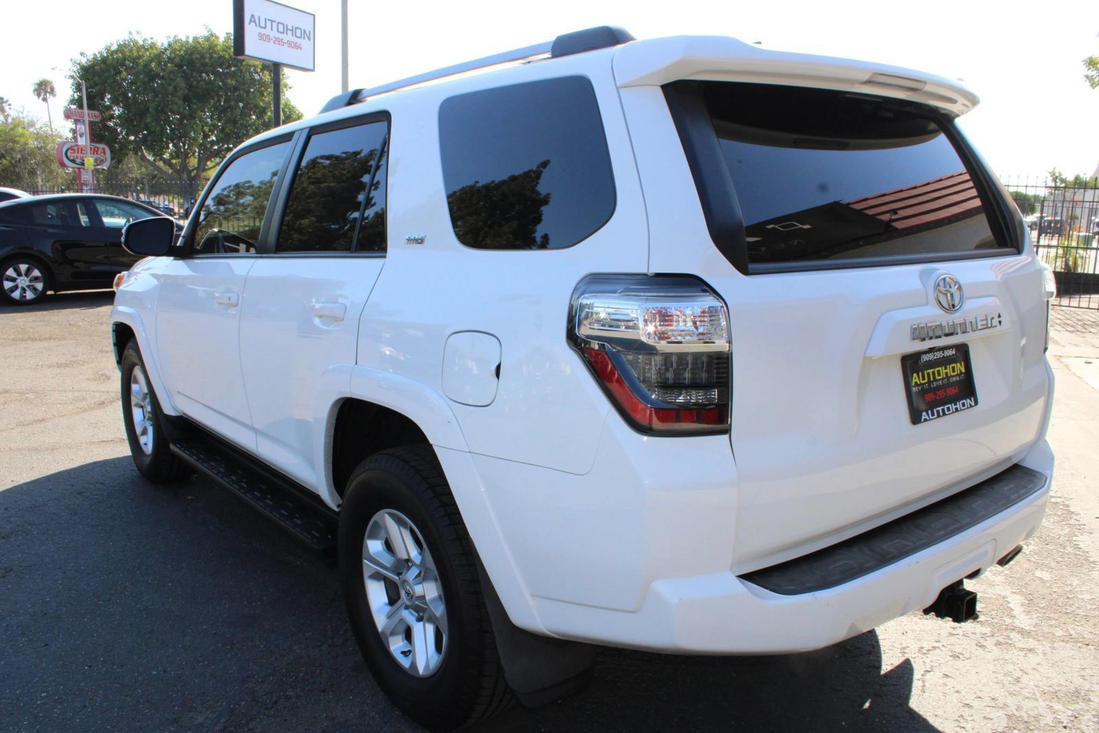 Used 2020 Toyota 4Runner SR5 Premium w/ Moonroof Package RWD image 38