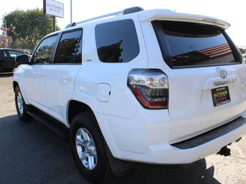 Used 2020 Toyota 4Runner SR5 Premium w/ Moonroof Package RWD image 38