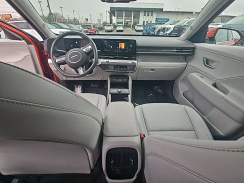 Used 2024 Hyundai Kona Limited image 13