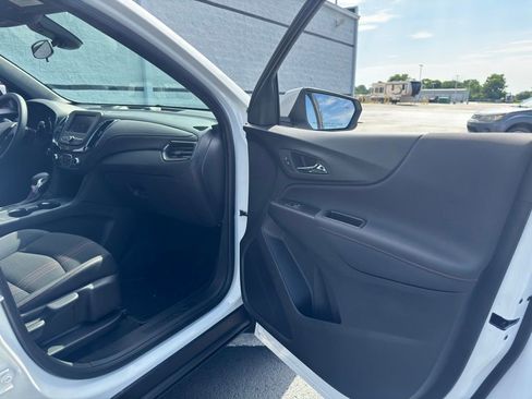 Used 2023 Chevrolet Equinox RS w/ LPO, Floor Liner Package FWD image 27