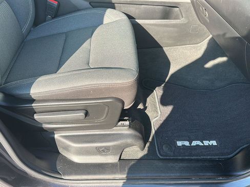 Used 2023 RAM 1500 Big Horn AWD/4WD image 7
