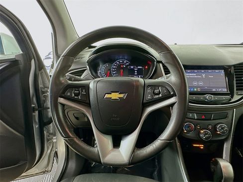 Used 2018 Chevrolet Trax LT w/ LT Convenience Package image 13
