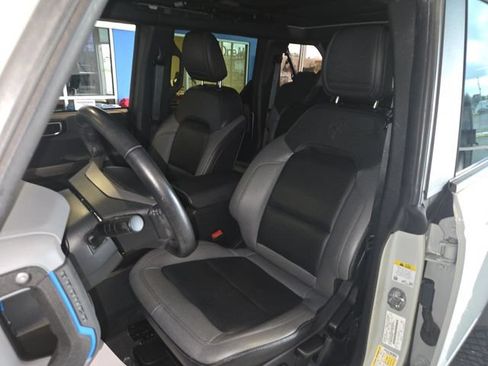 Used 2023 Ford Bronco Black Diamond w/ Sasquatch Package AWD/4WD image 11