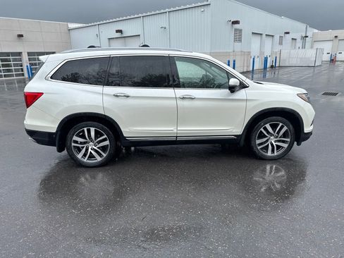Used 2017 Honda Pilot Touring image 4