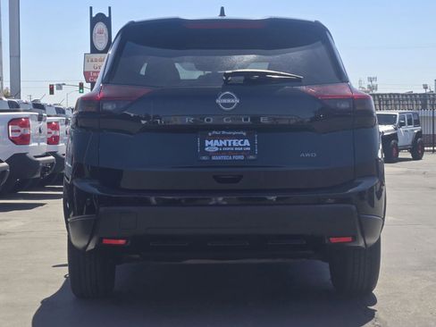 Used 2024 Nissan Rogue S AWD/4WD image 4