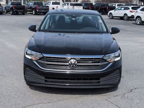 Used 2024 Volkswagen Jetta SE image 8