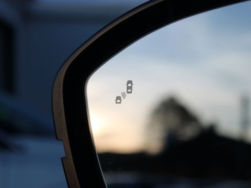 Certified 2022 Nissan Pathfinder SV image 30