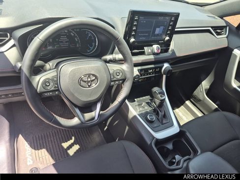 Used 2021 Toyota RAV4 SE w/ Weather & Moonroof Package AWD/4WD image 12