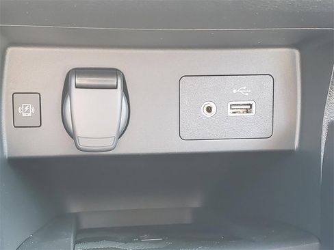 New 2025 Nissan Versa SV w/ Trunk Package image 16