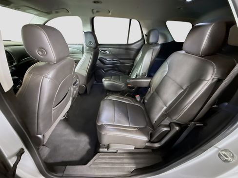 Used 2021 Chevrolet Traverse LT w/ LT Premium Package image 25