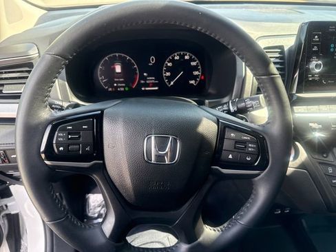 Certified 2025 Honda Odyssey EX-L image 11
