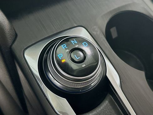 Used 2020 Ford Escape SE image 17