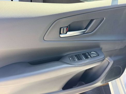 Used 2026 Toyota Prius Plug-In Hybrid FWD image 22