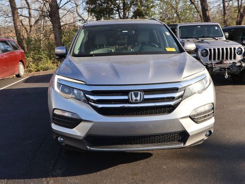 Used 2017 Honda Pilot Touring image 2