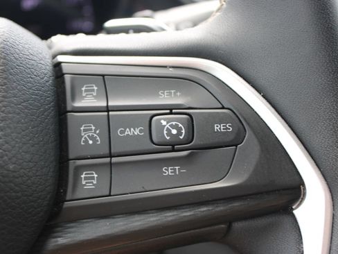 Used 2024 Jeep Grand Cherokee Altitude AWD/4WD image 37