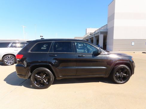 Used 2015 Jeep Grand Cherokee Altitude image 9
