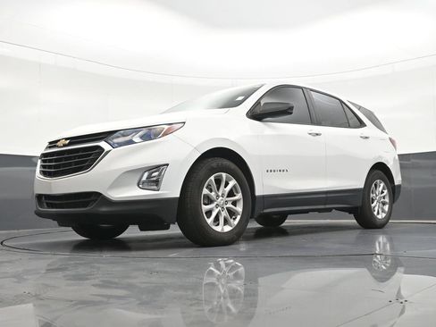 Used 2021 Chevrolet Equinox LS FWD image 23