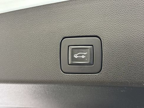 Certified 2022 Buick Encore GX Essence w/ Advanced Technology Package AWD/4WD image 28