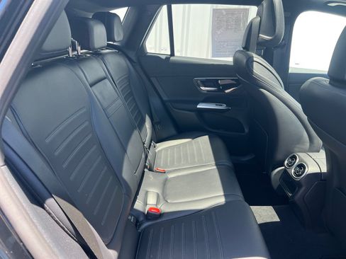Used 2026 Mercedes-Benz GLC 300 4MATIC image 23