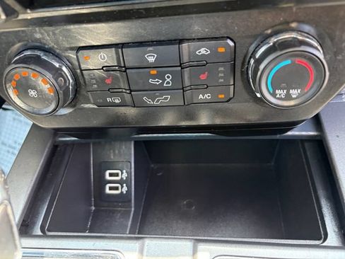 Used 2018 Ford F150 XLT w/ Equipment Group 302A Luxury AWD/4WD image 6