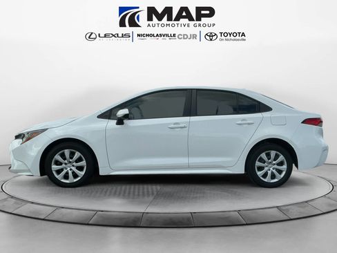 Used 2023 Toyota Corolla LE image 3