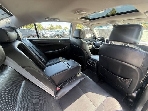 Used 2012 Hyundai Genesis 5.0 RWD image 24