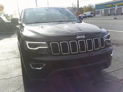 Used 2020 Jeep Grand Cherokee Laredo w/ Quick Order Package 2BN North image 11