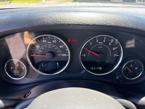 Used 2013 Jeep Wrangler Unlimited Sahara w/ Mopar Chrome Edition Group AWD/4WD image 15