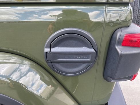 Certified 2020 Jeep Wrangler Unlimited Sahara image 34