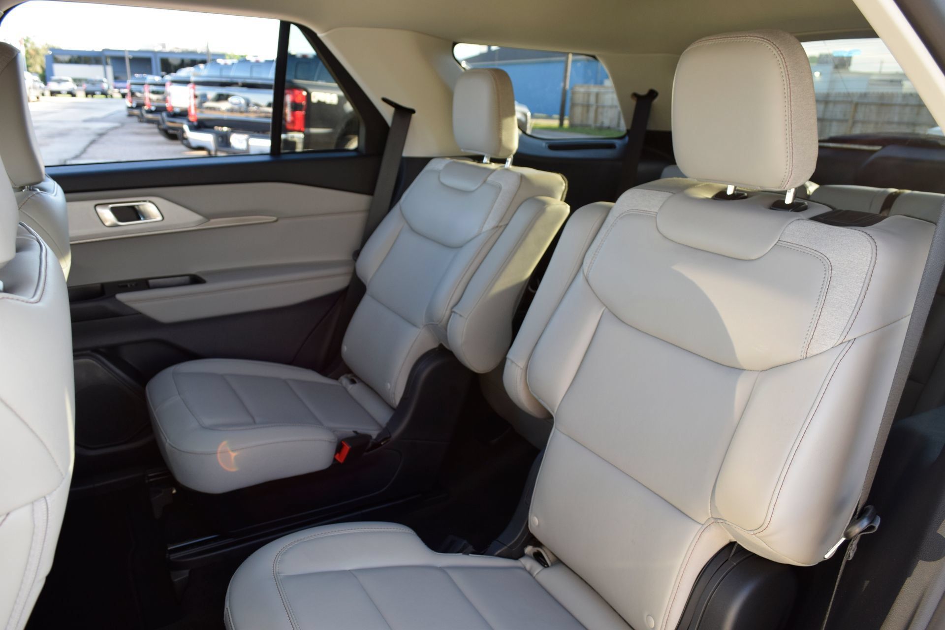 New 2026 Ford Explorer Active w/ Active Comfort Package RWD image 18