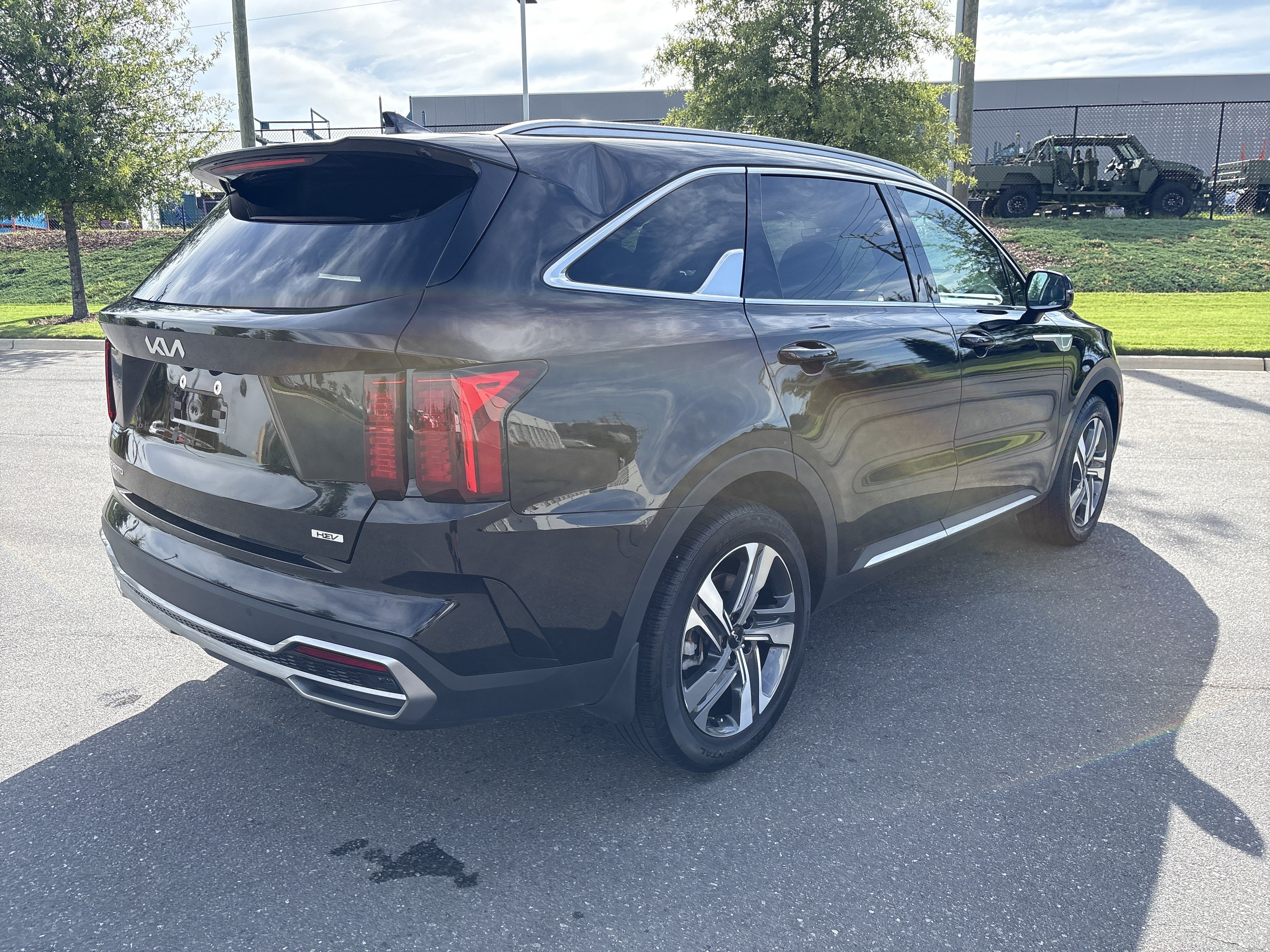 Used 2023 Kia Sorento EX AWD/4WD image 9