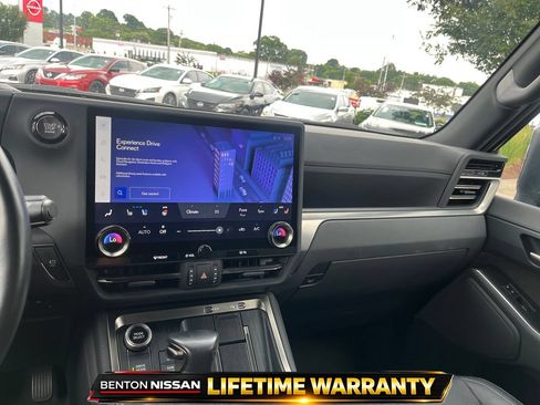 Used 2024 Lexus GX 550 w/ Accessory Package (2T) AWD/4WD image 16