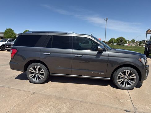Used 2020 Ford Expedition Platinum AWD/4WD image 4