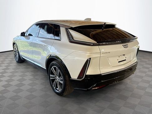Used 2024 Cadillac Lyriq Luxury RWD image 8
