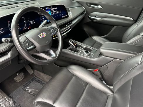 Used 2024 Cadillac XT4 Premium Luxury image 10