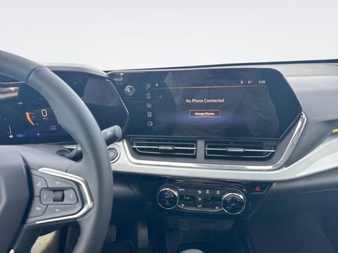 New 2026 Chevrolet Trax LT w/ Driver Confidence Package image 16