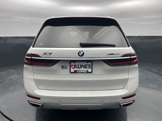 Used 2023 BMW X7 xDrive40i AWD/4WD image 9