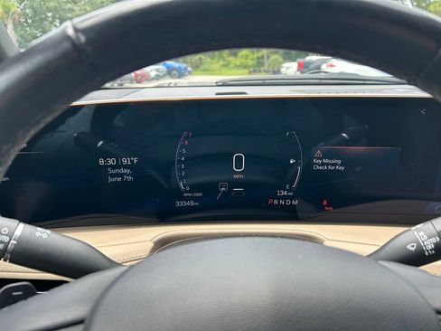 Used 2025 Cadillac XT4 Premium Luxury FWD image 24