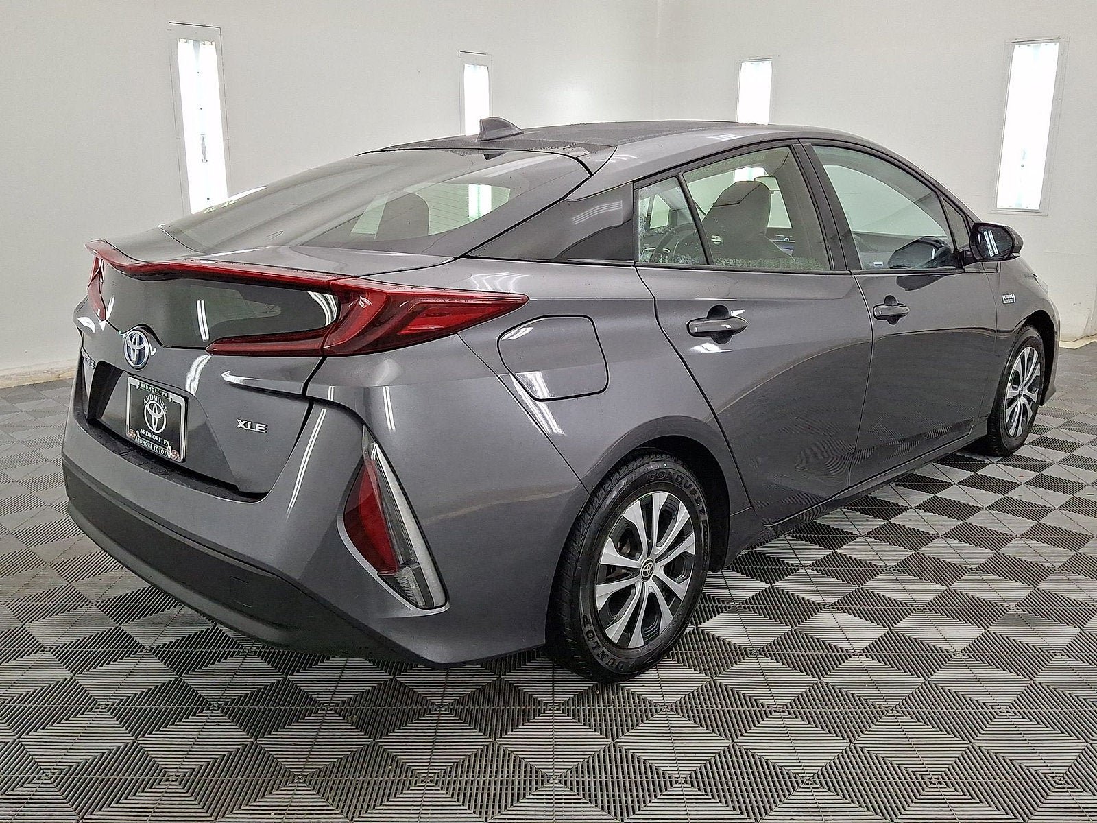 Used 2020 Toyota Prius Prime XLE FWD image 17